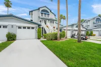 Siesta Bayside Pretty Fountain View Hotels in Siesta Key