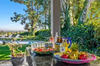 Endless Views and Swimming Pool - Stunning Coastal Retreat