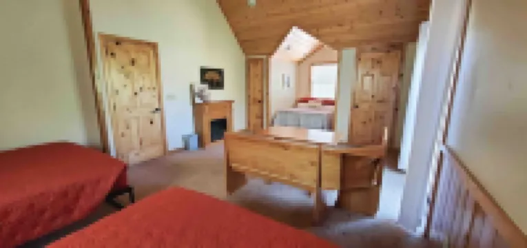 Luxurious Log Cabin with River Access - Charming Nature Retreat Hotels in Glendale