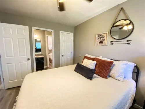 Harbor Village Retreat - Second Floor, Stunning WiFi Hotel a Garden