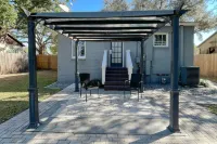 The Lakeland House Hotels in Crystal Lake