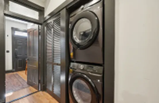 Spacious, Historic 4Br Logan Circle Townhome Hotels in 