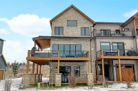 Luxury Amenities and Breathtaking Views - Exquisite Mountain Oasis