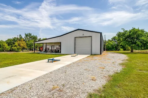 Cozy Atmosphere and Boat Parking - Charming Lakeside Haven Hotels in Lake Bridgeport