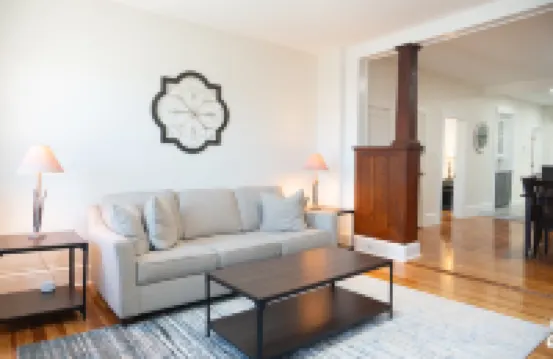 Spacious Living Room and High-Speed Wifi - Inviting Urban Retreat