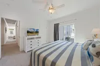 Lake Erie Views and Beach Access - Serene Coastal Haven فنادق في بورت كلينتون
