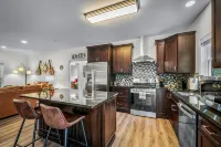 Gorgeous Soaking Tub and Fast Wi-Fi - Beautiful Mountain Retreat Hotels in Fort Payne