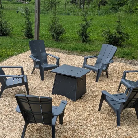 Moccasin Creek Cottage - Hocking Hills State Parks- Cozy back yard