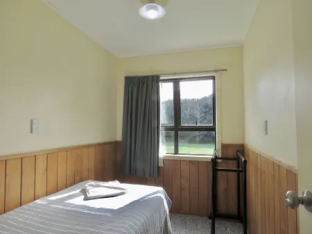 Mystery Creek Motel Отели в г. Тамаер