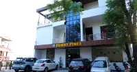 Sunny Pines Resort Hoteles cerca de Tip-in-Top Point