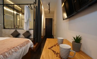 Luxury Suites with Jacuzzi by Sea&TheCity