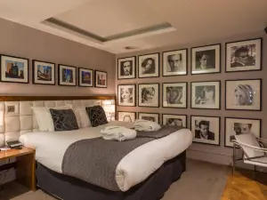 Le Monde Hotel