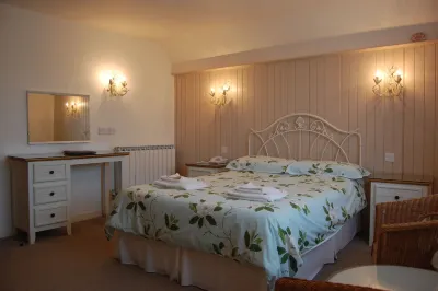 Hotel la Michele Hotels near Sausmarez Manor