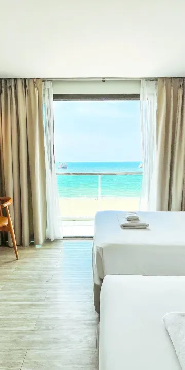 ห้องดีลักซ์ วิวทะเล เตียงคู่