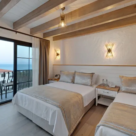 Atrium Taş Otel