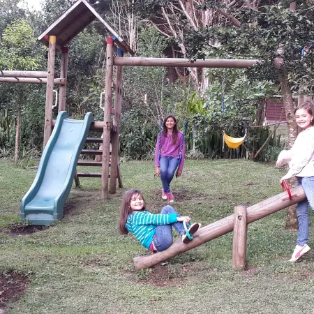 Los Pinos Cabins & Reserve
