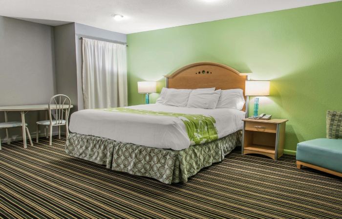 Rodeway Inn & Suites Winter Haven Chain of Lakes