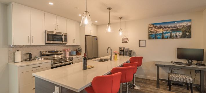 Skyline 102 Mountain View Townhouse-AC-Heated Pool; Hot Tub Отели в г. Канмор