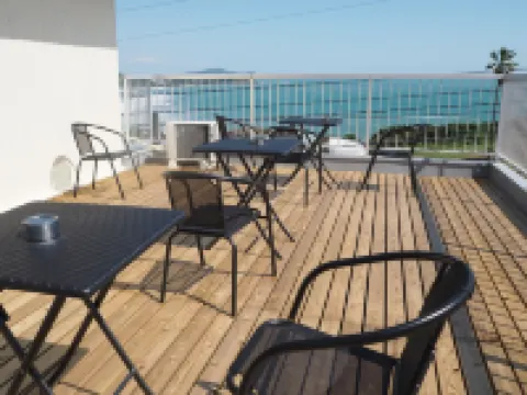 Guesthouse & Beach Cafe Fuego, Hostel 日向市のホテル