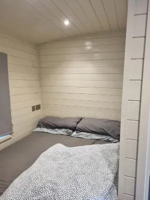 Glamping Hut - Sleeps 2 Hot Tub & Parking - piscina