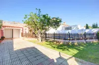 Tranquil Holiday Home With Pool Hôtels à proximité de : Pago Pago Empuriabrava