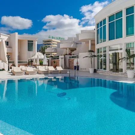 Flamingo Suites Boutique Hotel