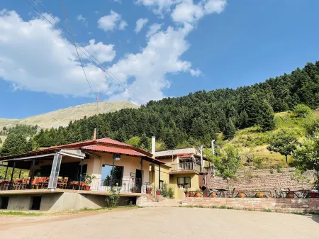 Ta Livadia Отели в г. Kalyvia