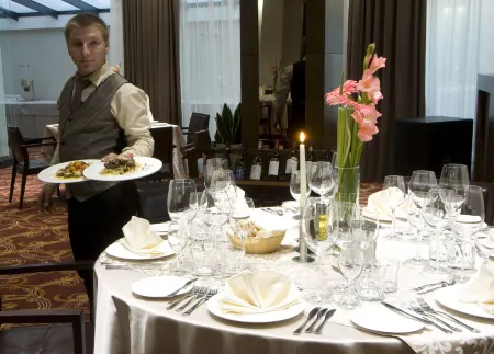 Central Hotel Sofia Отели рядом с достопримечательностью «Централна минерална баня - Музей за история на София»