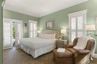 Village Inn and Pub Hotels in Saint Simons Island
