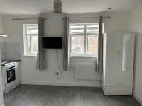 Remarkable 1-Bed Studio Apartment in Redbridge Hotels in Woodford