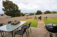 Seaside Shack Hotels in Encounter Bay