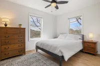 Little Pisgah Sunrise by Avantstay Mountain View