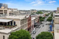 Littlefield Lofts, Hosted by Placemakr - 6th St Hotels in Montopolis