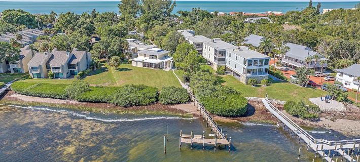 It's A Shore Thing 1 Bedroom Condo by RedAwning Hotels in Longboat Key