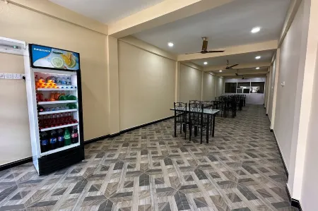 UK Inn Guest House Отели рядом с достопримечательностью «University of Jaffna Faculty of Science»