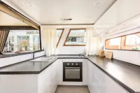 Live on a Luxury 65ft Yacht in Duquesa- Estapona