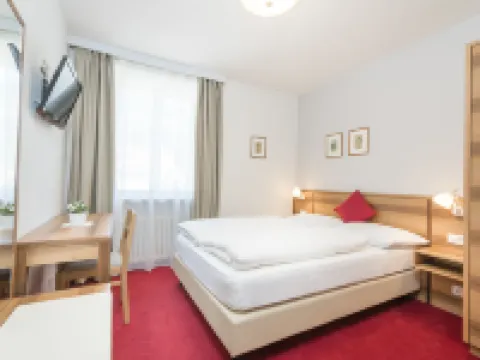 Hotel Elefant Hotels in Ora