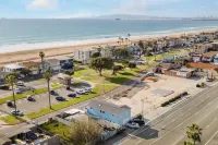 Steps to the Beach, 2 Units w/ Patio, Fire Pit Pacific Coast Highway Buyout
