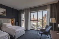 Radisson Hotel & Suites Gdansk Hotel dekat Gdansk Lech Walesa Airport