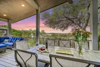 Upscale 5Br Home on Lake Travis with HotTub & Lake Views Hotels in Hudson Bend