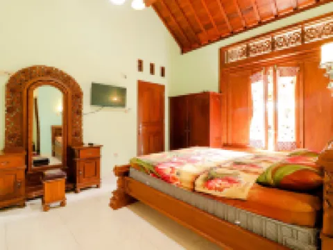 Griya 90TR Syariah Hotels in Ngaglik