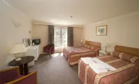 The Caledonian Island Hotel