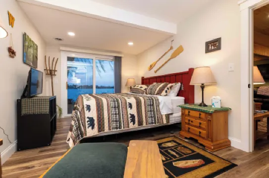 Water's Edge Retreat