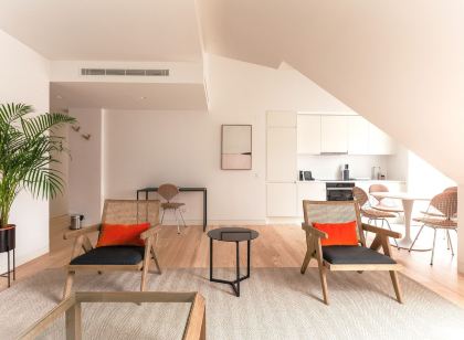 Ando Living - Douradores House