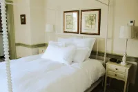 Mary's Land Farm Hotels in Clarksville