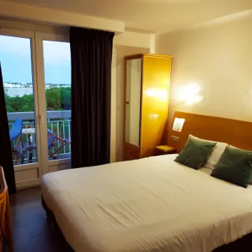 Brit Hotel Hermitage Hotels near Parc du Palais des congrès