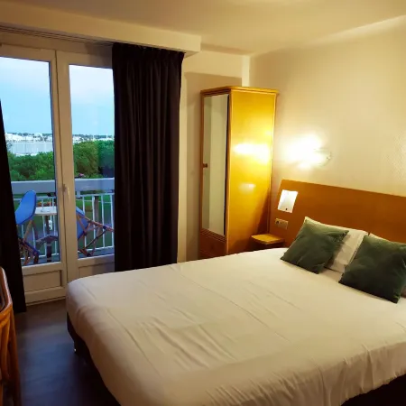 Brit Hotel Hermitage Отели в г. Руайан