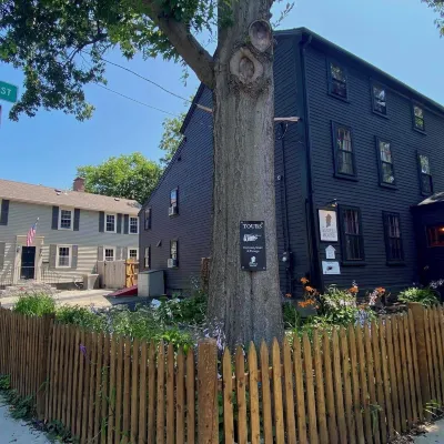 Silsbee's by Daniels House Hotels near Salem Station