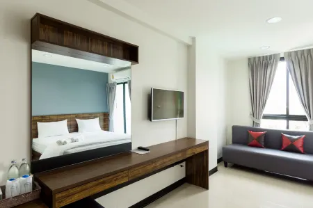 Glai Gan Place Hotel Отели рядом с достопримечательностью «Wat Kaeng Kanun»