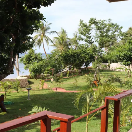 Island View Beachfront Resort